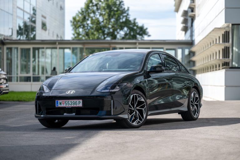 Stromlinie unter Hochspannung: Der elegant verpackte Ioniq 6 ist in seiner Ausformung voll auf Reichweite getrimmt. VN/rhomberg