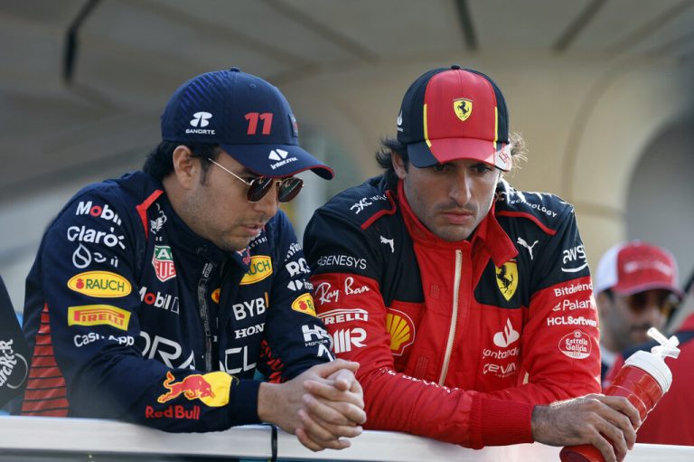Suchen das Rezept gegen Verstappen: Sergio Pérez (l.) und Carlos Sainz junior.