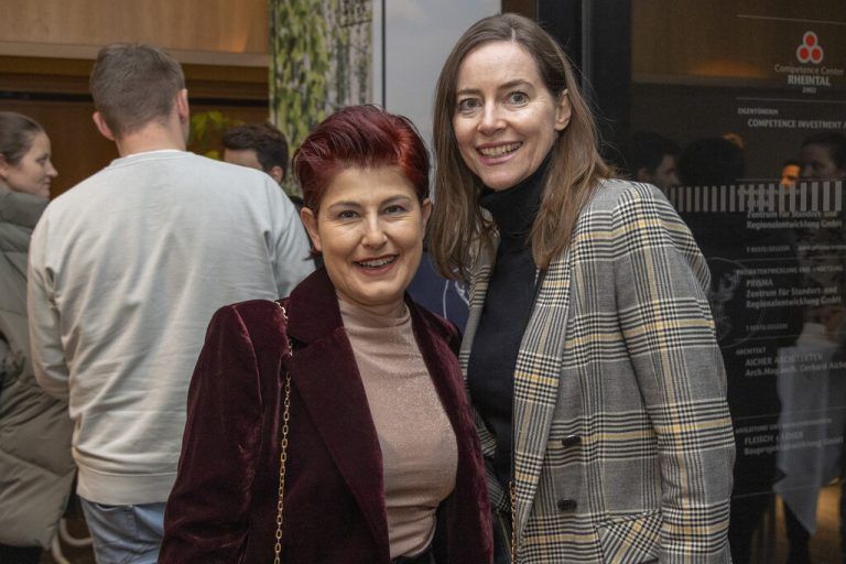 Susanne Paterno (Fa. Paterno Büro, l.), Christa Schneider-Paier (Hefel Textil).