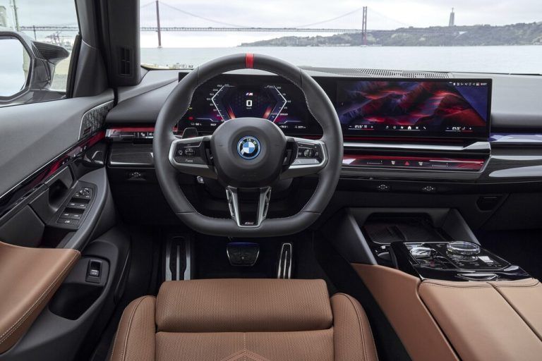 Überwältigendes Cockpit-Erlebnis in der neuen Fünfer-Baureihe von BMW.