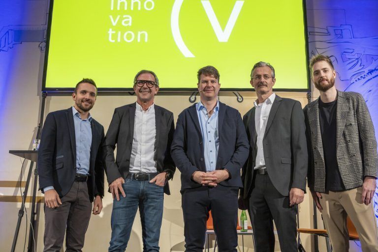 V. l.: Christian Zoll (IV), Bernhard Ölz (Prisma), Referent Rüdiger Maas, Joachim Heinzl (Wisto), Thorben Eichhorn (Russmedia Impact).