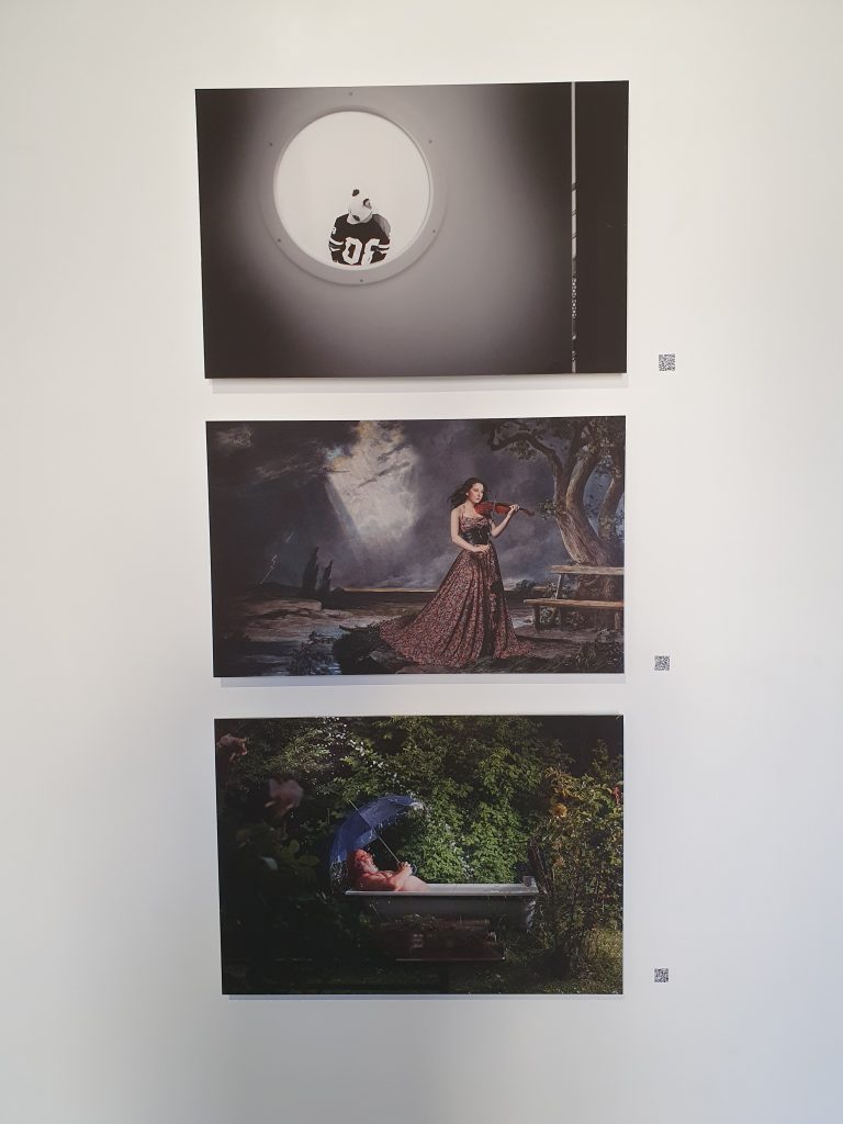 v. o. n. u. Heribert Corn: Cro, 2014, 33 x 50 cm. Alexandra Hager: Alissa Margulis, 2009, 31 x 50 cm. Christian Schörg: Wolfgang Bankl, 2020, 35 x 50 cm. <span class="copyright">Thomas Schiretz</span>