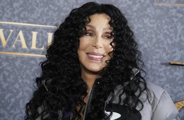 Weltstar Cher will auf der Bühne einen neuen Weihnachtssong performen. ap