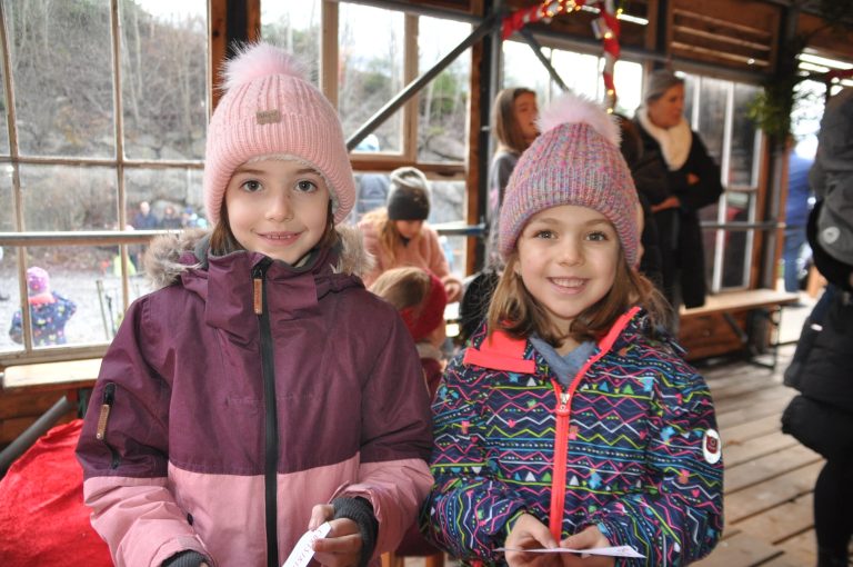 Lina und Marie hatten auch Post für das Christkind.