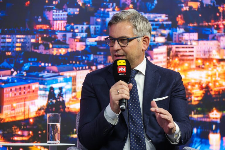 Finanzminister Magnus Brunner im Interview in Vorarlberg Live. <span class="copyright">VN/Steurer</span>