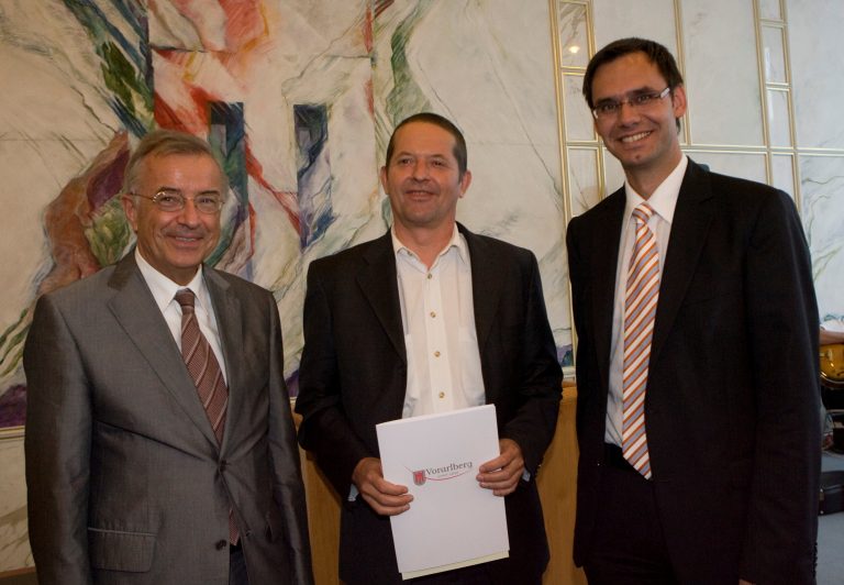 2008 erhielt er das Vorarlberger Landesstipendium für Literatur.  <span class="copyright">Roland Palulitsch</span>