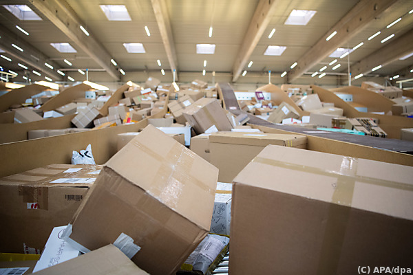 Gewerkschaft: Paketzusteller am Limit, Änderungen notwendig