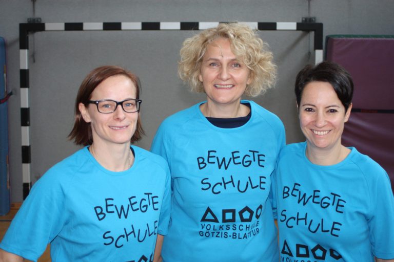 Simone Mayer, Sonja Stern und Elisabeth Maier bei der Challenge Präsentation.