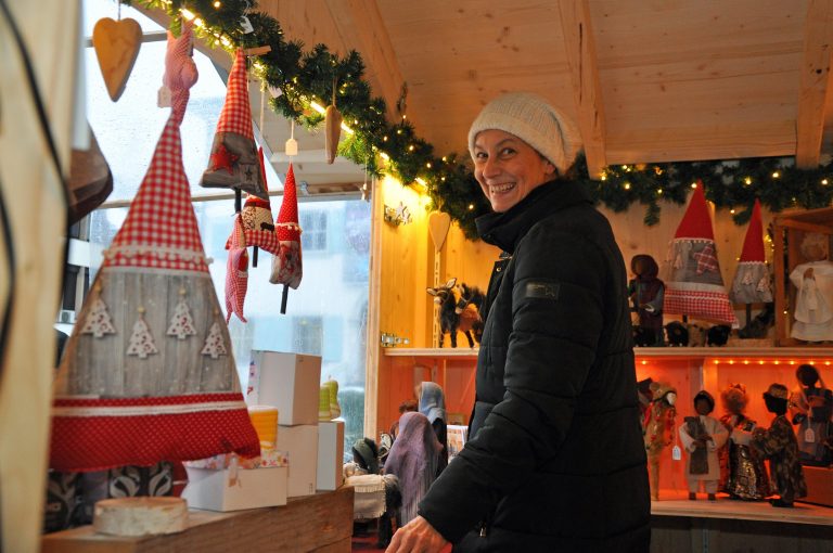 Natalie Moosmann freut sich auf viele Besucher an ihrem Stand.