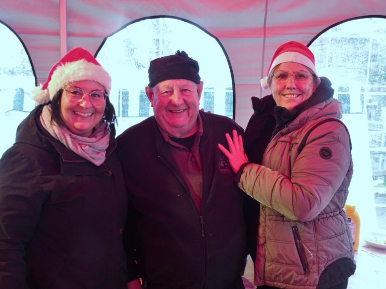 Birgit, Albert und Erika sorgten dafür, dass die vielen Gäste kulinarisch verwöhnt wurden.