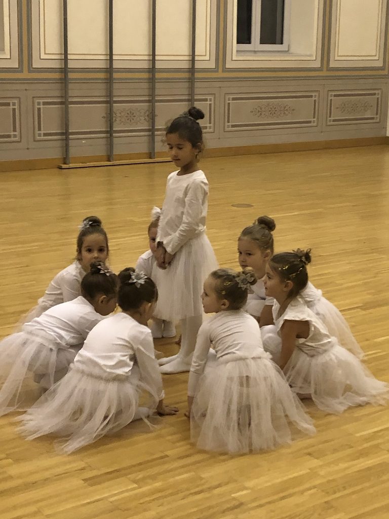 Mit großer Freude präsentierten die Kinder die von Ulrike Bohle verfasste Choreografie.