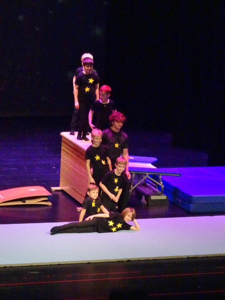 Die Turn10-Jungs freuten sich über den tosenden Applaus nach ihrer Trampolin-Show.