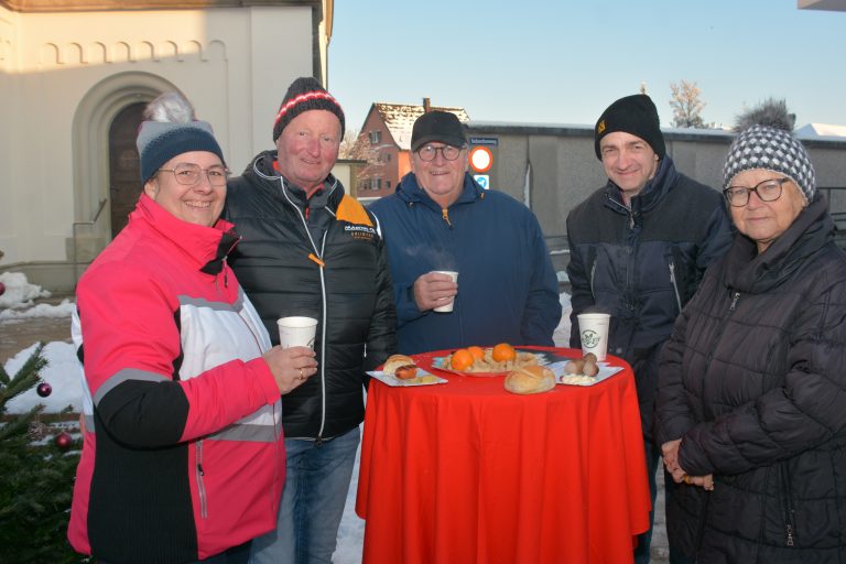 „Krippeler“: Ulrike und Christian Kohler, Gerhard Moser, Patrick und Hedi Troy (v. l.).