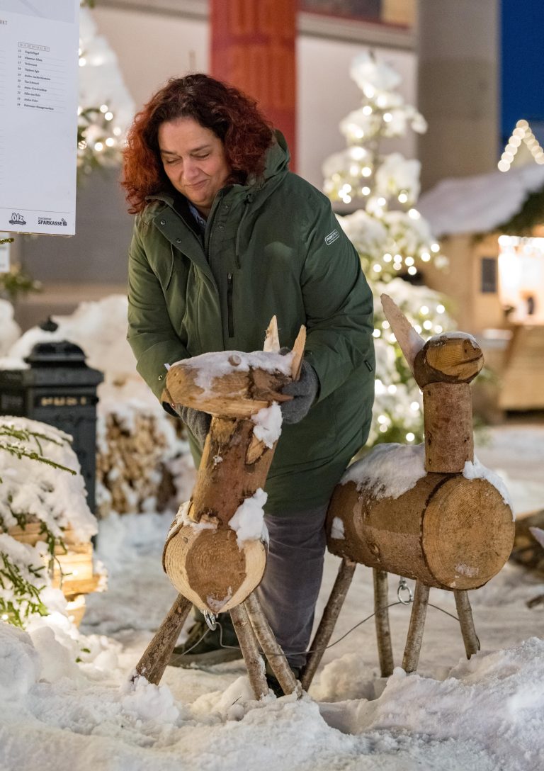 Holzfiguren sorgen ebenso für einen Hingucker.