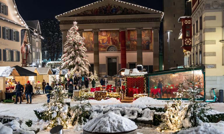 Der Markplatz in Dornbirn im Advent.