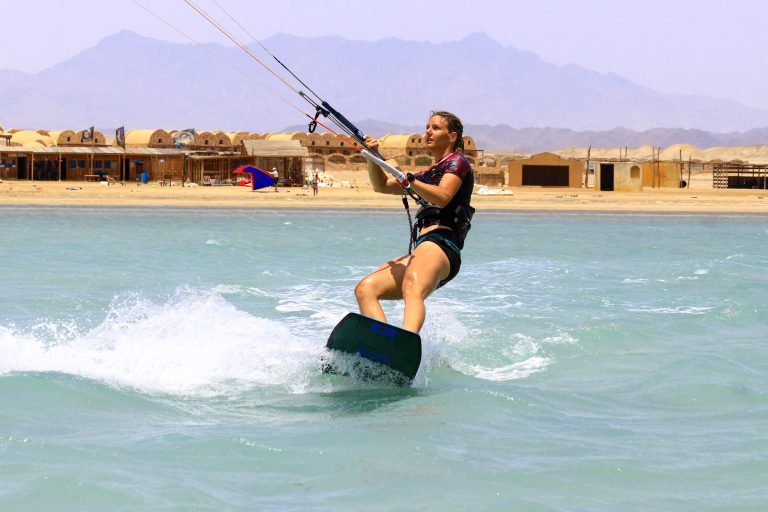 Kitesurfen zählt für Kappaurer ("Ich bin eigentlich ein Sommerkind") zu den schönsten Hobbys. <span class="copyright">Privat</span>