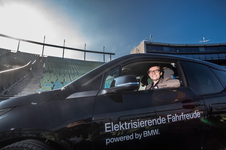 Michael Diem, kaufmännischer Direktor der Festspiele, bei der Präsentation des Sponsors BMW.VN/Steurer