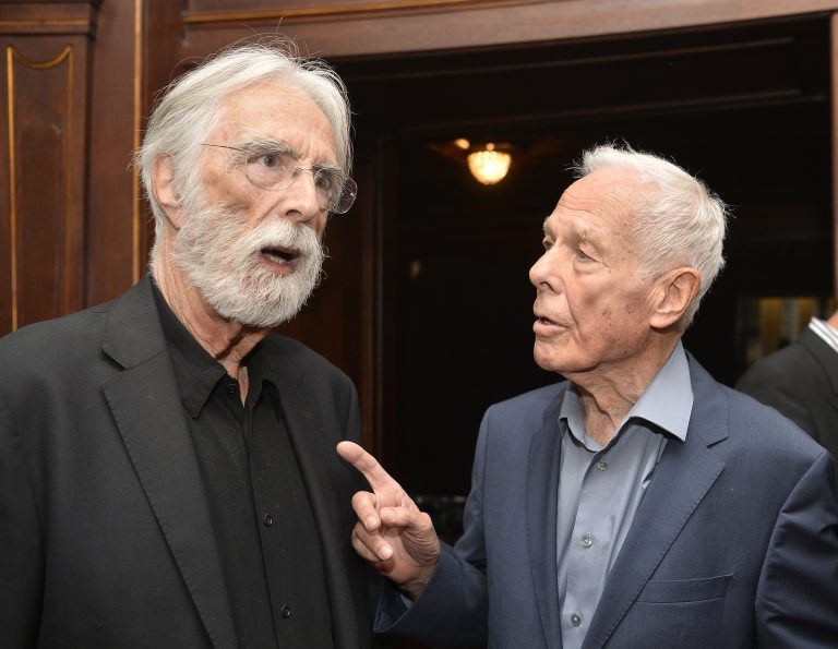 Wolfgang Glück, hier mit Regisseur Michael Haneke wurde 94 Jahre alt. <span class="copyright">APA/HERBERT PFARRHOFER</span>