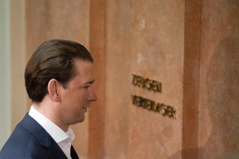 Sebastian Kurz steht an einem weiteren Verhandlungstag als Angeklagter vor Gericht. <span class="copyright">AP Photo/Lisa Leutner</span>