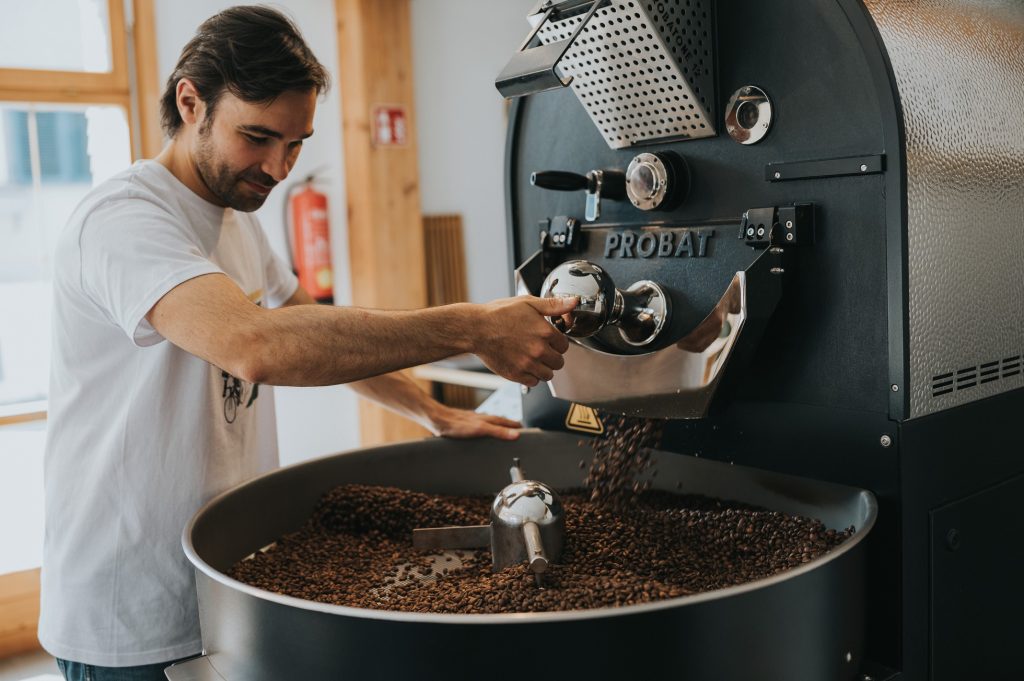 Ein Meister der Kaffeesensorik werkt im Bregenzerwald