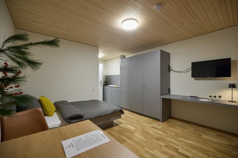 Jedes der 44 Mikro-Apartments verfügt über eine großzügige Ausstattung.