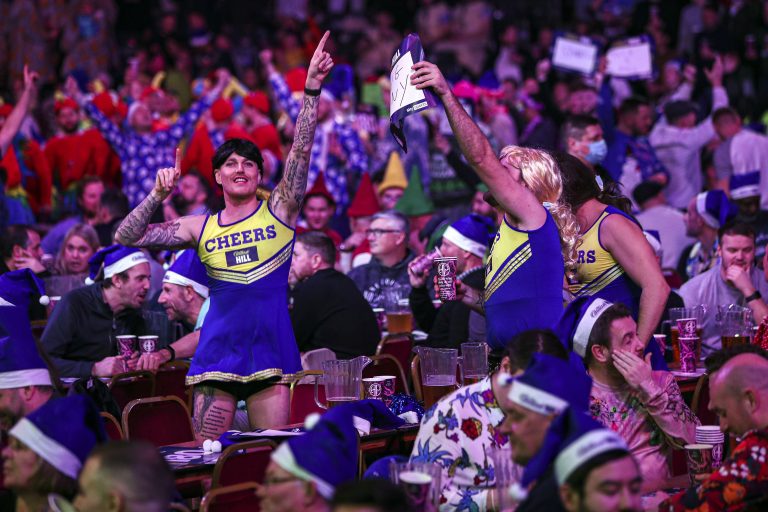 Die Darts-WM in London ist für ihre ausgefallene Stimmung bekannt. <span class="copyright">Kieran Cleeves/AP</span>