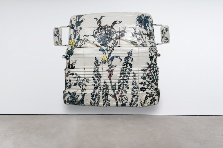 „Everything will be just like now – just a little different“ entführt die Besucher auf eine Reise durch die vielseitige türkische Kunstszene. <span class="copyright">Burçak Bingöl</span>