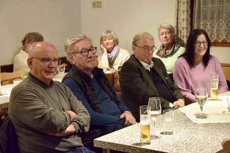 Die interessierten aufmerksamen Besucher.