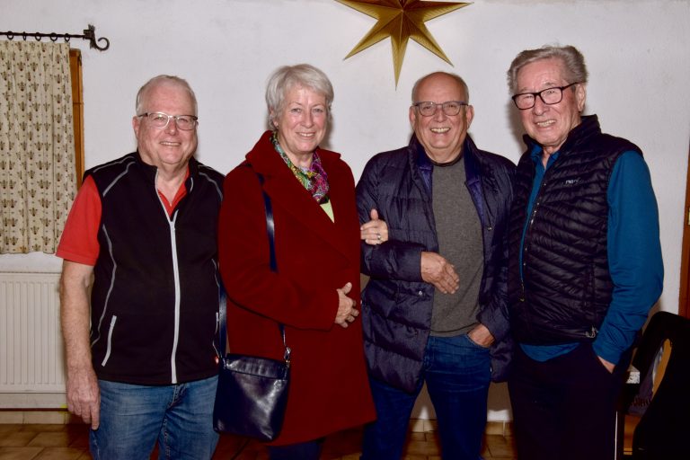 Von links: Karl-Heinz Dobler, Brunhild und Ernst Koblbauer sowie der ehemalige Innerbrazer Bürgermeister Werner Walser.