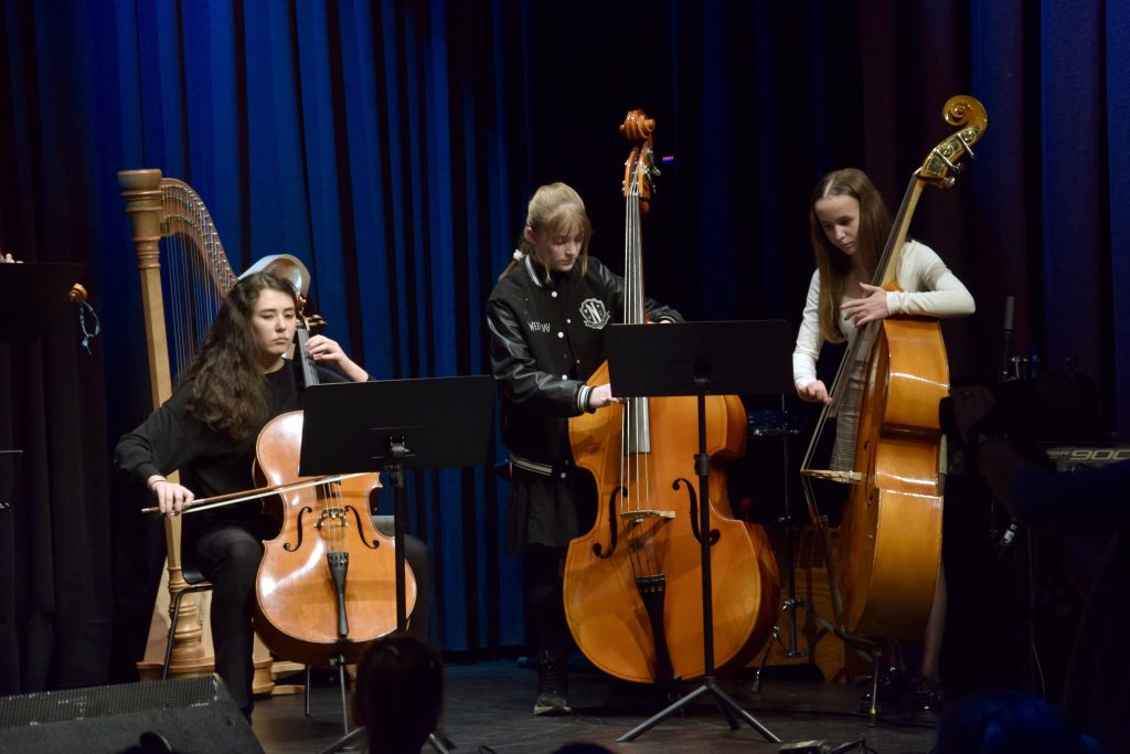 Städtische Musikschule lud zum Weihnachtskonzert