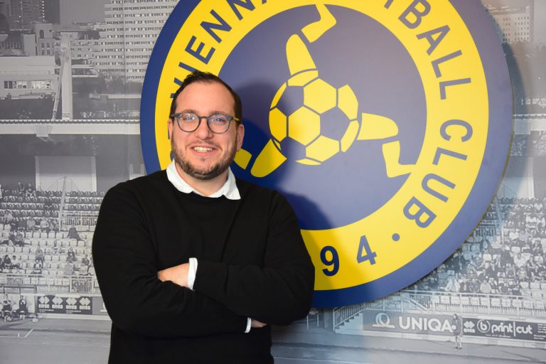 Blau und Gelb – das sind seit einigen Jahren Kopfs Farben. Beer (3), Christian Hofer, Kopf