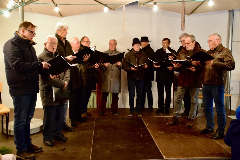 Der Franziskanerchor Bludenz unter der musikalischen Leitung von Mario Ploner.