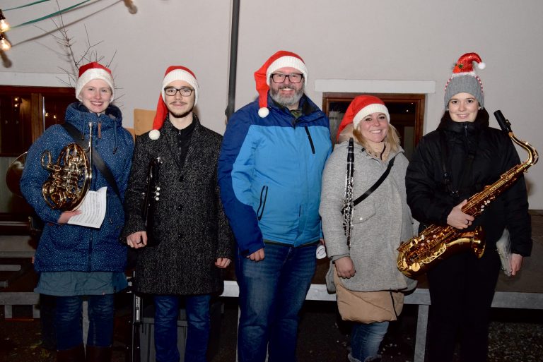 Julia Tschütscher, Rafael Dohnal, Bernhard Matt (musikalischer Leiter), Desiree Siller und Linda Souarez, alle von der „MusikFabrik“.