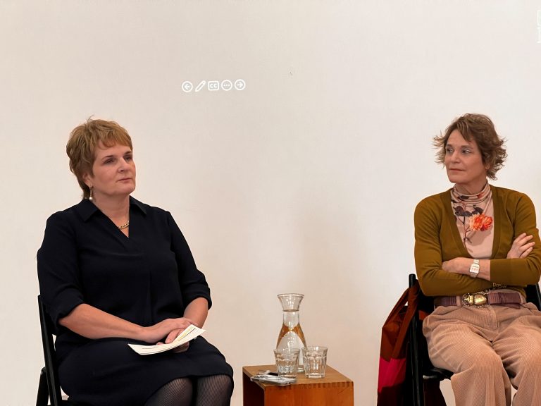 Stiftungspräsidentin Marion Matt und die Direktorin des Kunstmuseums, Letizia Ragaglia. <span class="copyright"> Andreas Marte</span>