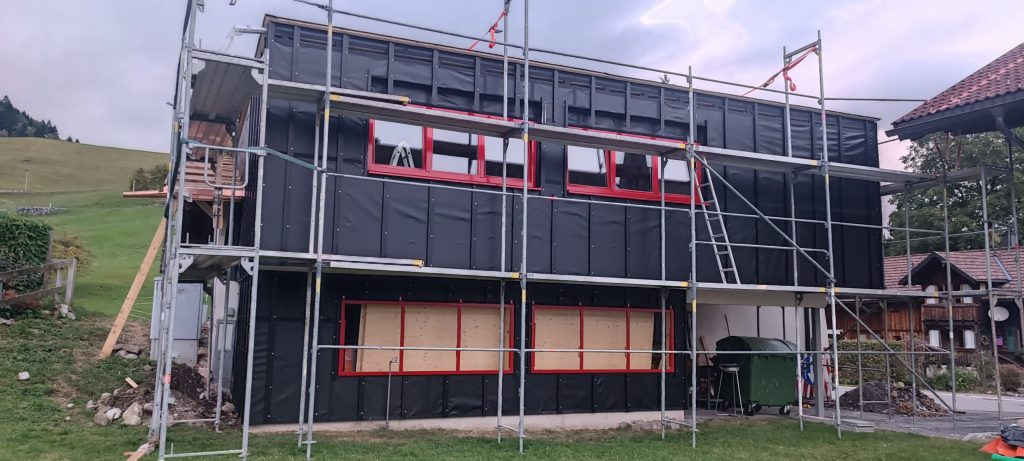 Feuerwehrmänner als Baumeister