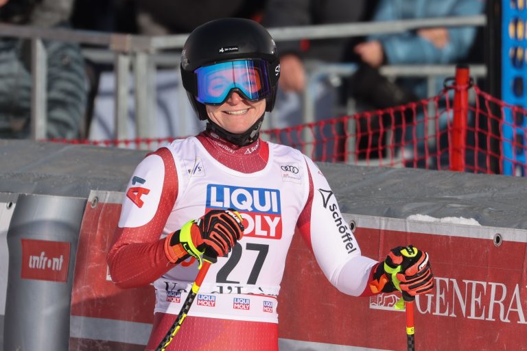 Ariane Rädler hatte nach ihrem siebten Platz in der Abfahrt gut lachen.<span class="copyright">Gepa</span>