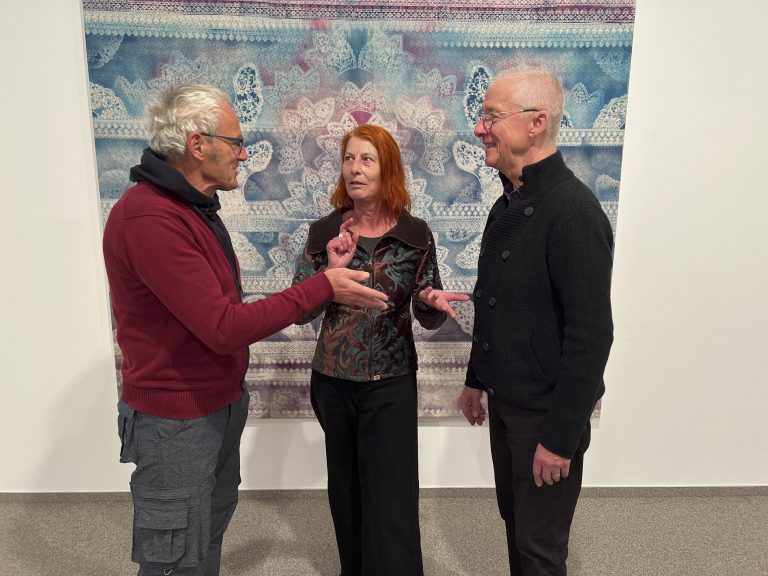 Gemeinschaftsausstellung: Die Künstler Alfred Graf und Ruth Biller mit Galerist Erhard Witzel. Franc