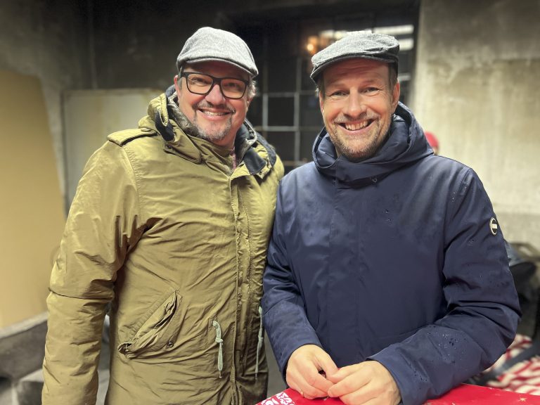 Gerhard Dobnik (Stahlgruber) im Gespräch mit Bürgermeister Dieter Egger.