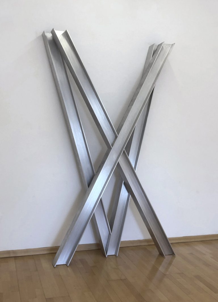 Gerold Tagwerker zeigt seine Spiegelinstallation "mirror.disc_after(the party)". <span class="copyright">Gerold tagwerker</span>