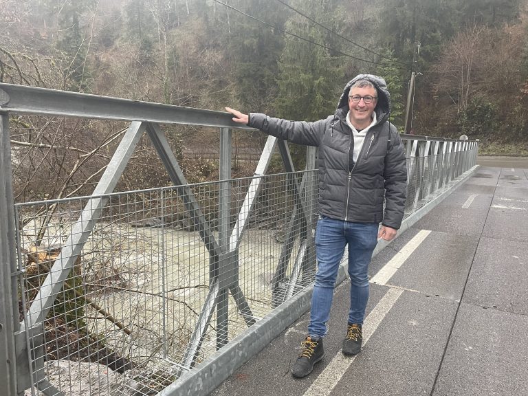 Hannes Hagen freut sich, dass so schnell reagiert und auch eine Behelfsbrücke installiert wurde. <span class="copyright">VN/MEF</span>