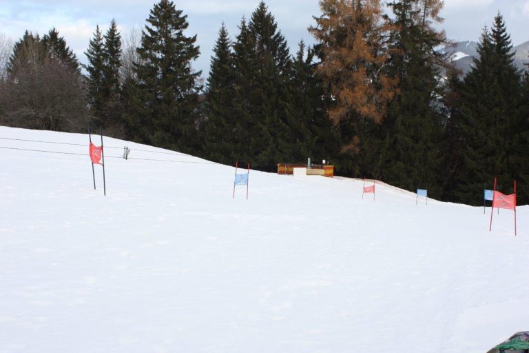 Auch sportlichem Skivergnügen steht bei den Schiliften Furx nichts im Wege.