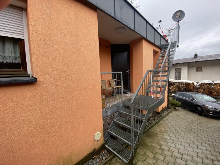 „Neu" ist seit zehn Jahren jener Teil der Treppe, der sich zwischen dem Dach und den Türen befindet. <span class="copyright">VN/Rauch</span>