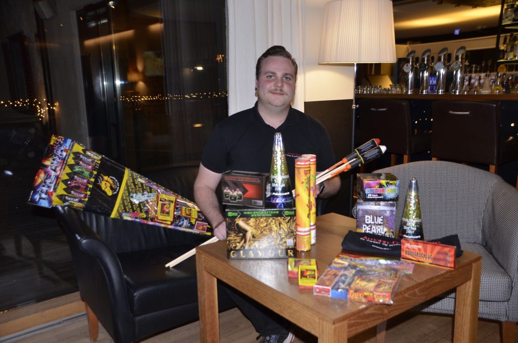 Pyrotechniker Jan Amann (25): Aus Angst wurde Leidenschaft