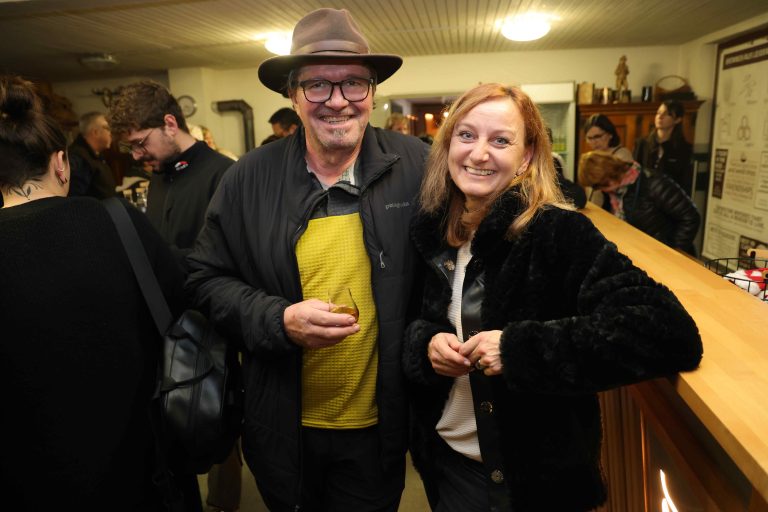 Gerd und Gertrud Jäger bei Broger.