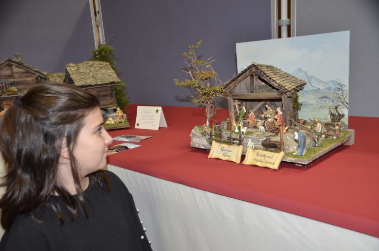 Hannah hat beim Kinderkrippenkurs eine wunderschöne Krippe gebaut. <span class="copyright">ALLE BILDER: DOB</span>
