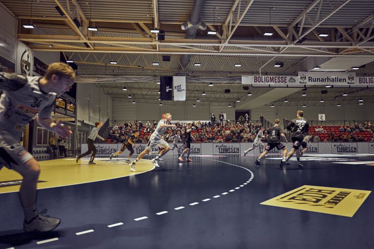Goalie Jan Kross (l.) hatte mit unglaublichen 15 Paraden und einer Quote von 48 Prozent an abgewehrten Würfen großen Anteil am Aufstieg. <span class="copyright">Raphael Sturm & Manuel Paul Fotografie</span>