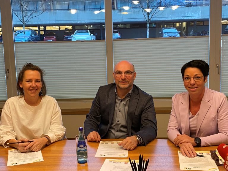 Sabrina Haid, Michael Saler und Petra Voit von der Fraktion Christlicher Lehrergewerkschafter sind sich einig: Für die Lehrer muss mehr getan werden.<span class="copyright"> VN/Hämmerle</span>