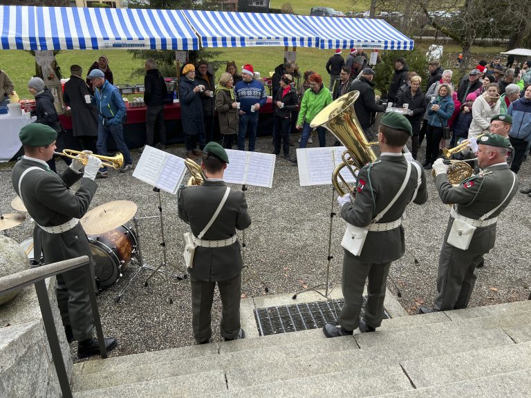 Militärmusik Vorarlberg im weihnachtlichen Einsatz.