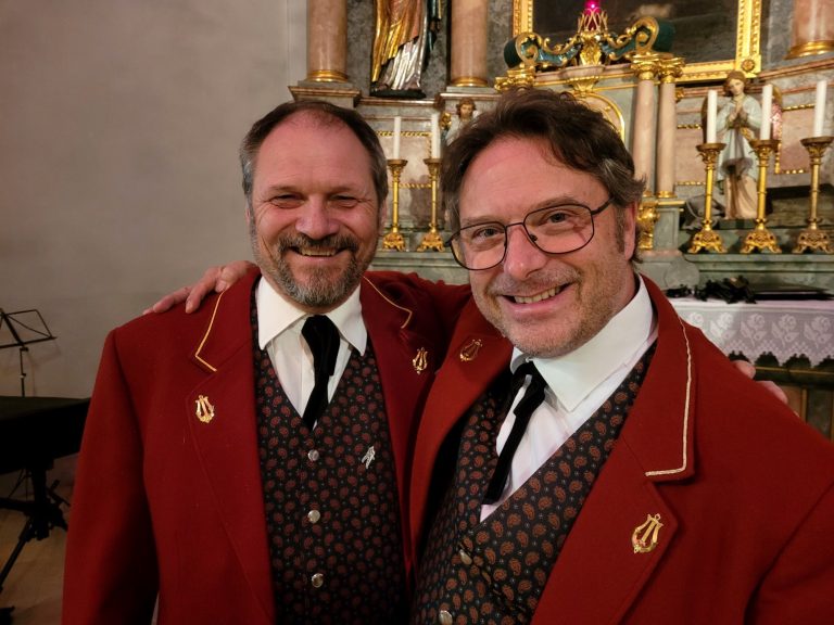 Musikvereinsvorstand Helmut Immler mit Kapellmeister Harald Schele.