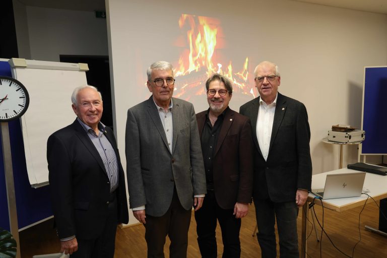 Brudermeister Günter Vonblon, Referent Alois Niederstätter, Bildungsreferent Rainer Heinzle und Wolfgang Türtscher. <span class="copyright">AME (12)</span>